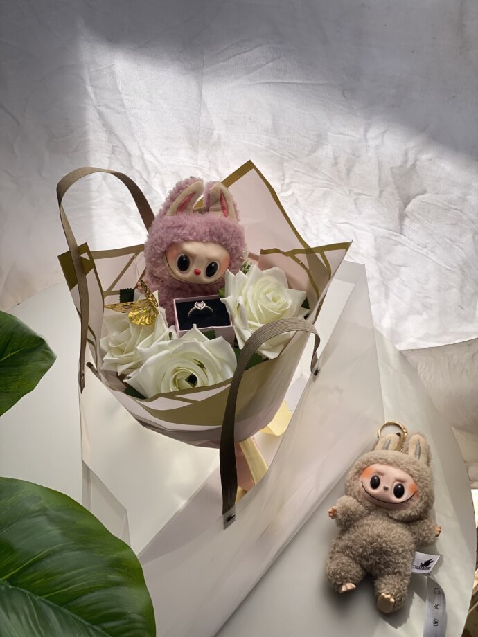 ⁦Bouquet Labubu avec bague Pandora 925⁩ - الصورة ⁦4⁩